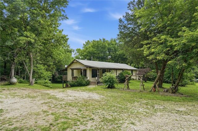 17052 Dempsey Road, Leavenworth, KS 66048