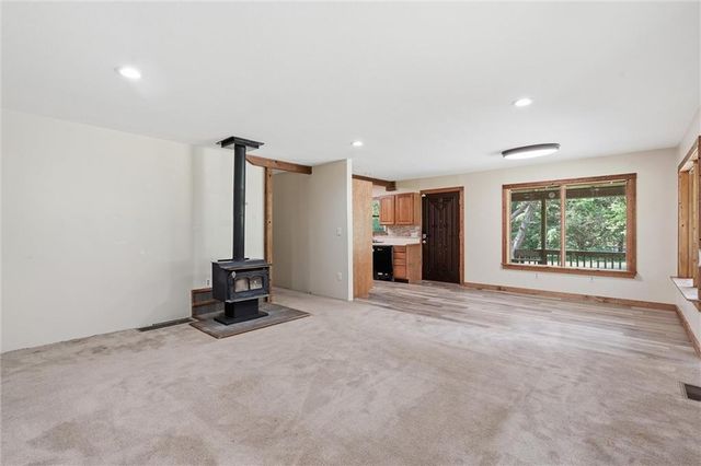 17052 Dempsey Road, Leavenworth, KS 66048