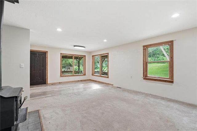 17052 Dempsey Road, Leavenworth, KS 66048