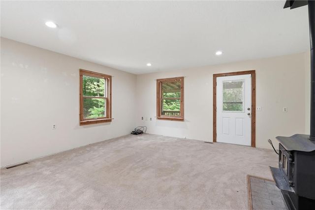 17052 Dempsey Road, Leavenworth, KS 66048