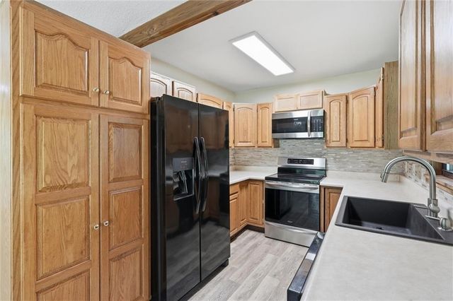 17052 Dempsey Road, Leavenworth, KS 66048
