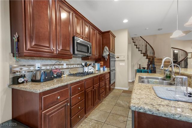 3921 Ravens Court, North Las Vegas, NV 89032