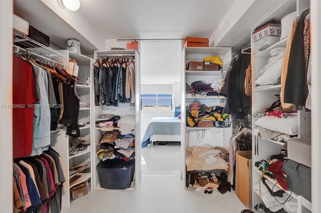 11111 Biscayne Blvd 12G, Miami, FL 33181