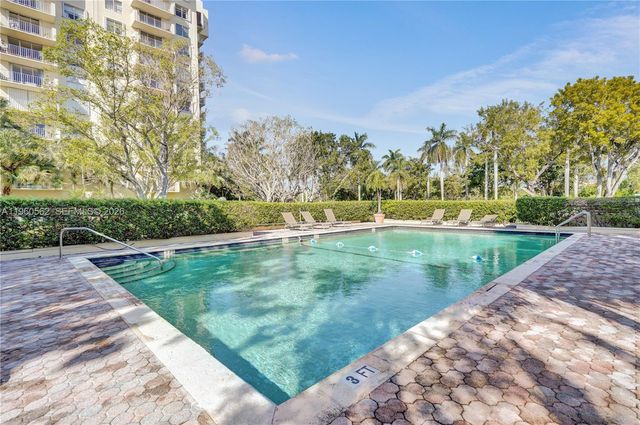 11111 Biscayne Blvd 12G, Miami, FL 33181