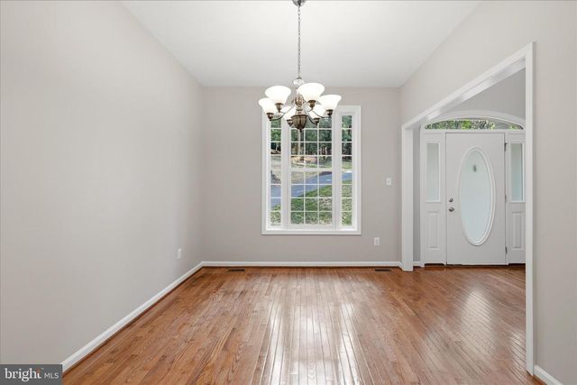 1257 LAKEVIEW DR, Cross Junction, VA 22625