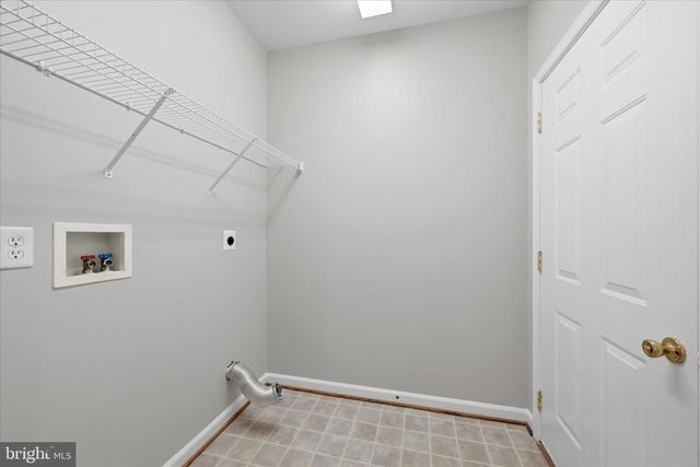 1257 LAKEVIEW DR, Cross Junction, VA 22625
