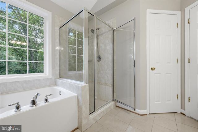 1257 LAKEVIEW DR, Cross Junction, VA 22625
