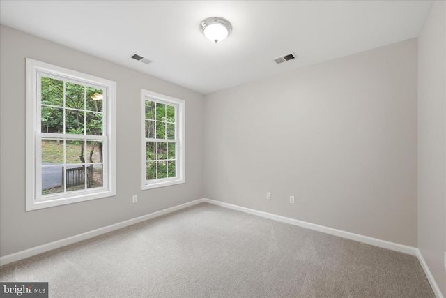 1257 LAKEVIEW DR, Cross Junction, VA 22625
