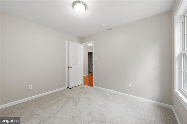 1257 LAKEVIEW DR, Cross Junction, VA 22625