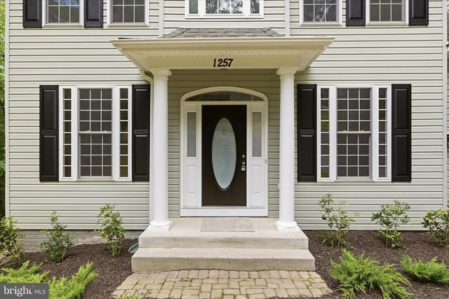 1257 LAKEVIEW DR, Cross Junction, VA 22625