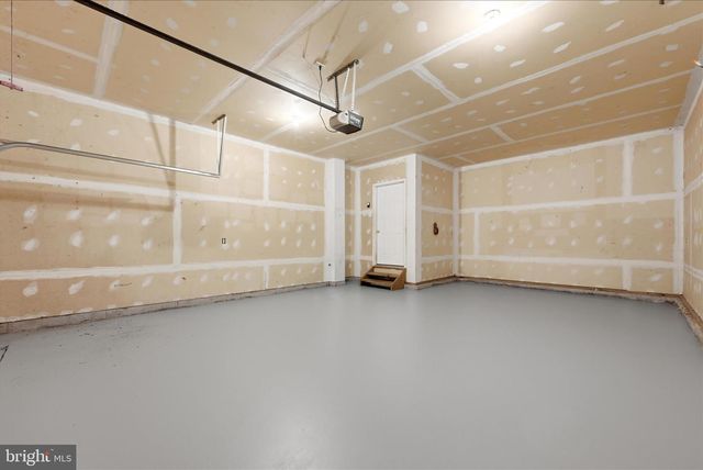 1257 LAKEVIEW DR, Cross Junction, VA 22625