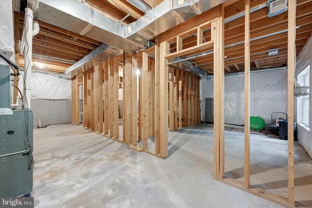 1257 LAKEVIEW DR, Cross Junction, VA 22625