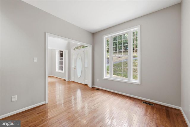 1257 LAKEVIEW DR, Cross Junction, VA 22625