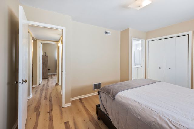 8504 W Catherine Avenue 2N, Chicago, IL 60656