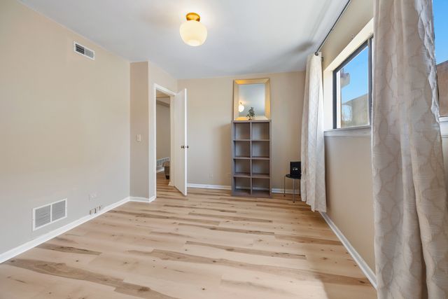 8504 W Catherine Avenue 2N, Chicago, IL 60656