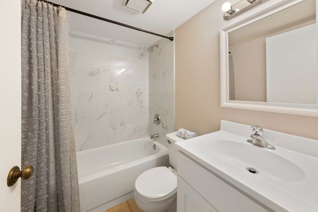 8504 W Catherine Avenue 2N, Chicago, IL 60656