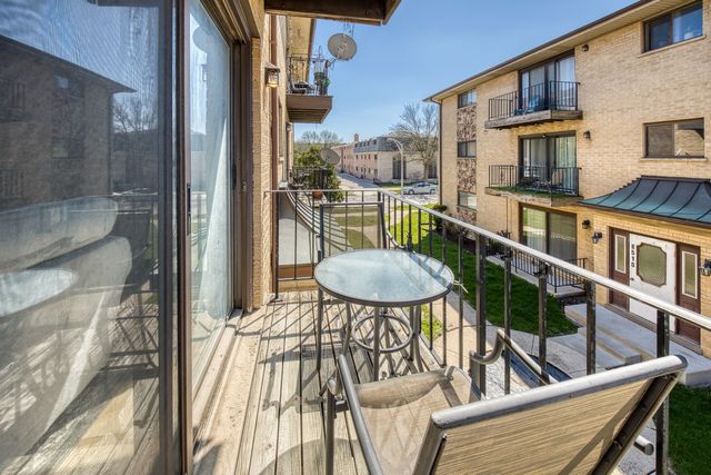 8504 W Catherine Avenue 2N, Chicago, IL 60656