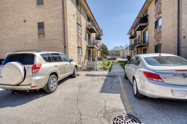 8504 W Catherine Avenue 2N, Chicago, IL 60656