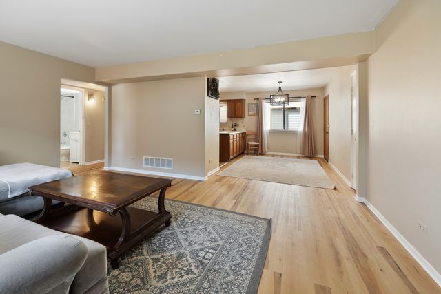 8504 W Catherine Avenue 2N, Chicago, IL 60656