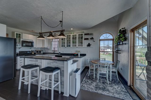1110 REGENCY CT, Rapid City, SD 57702