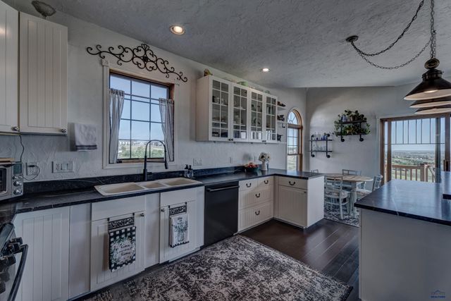 1110 REGENCY CT, Rapid City, SD 57702