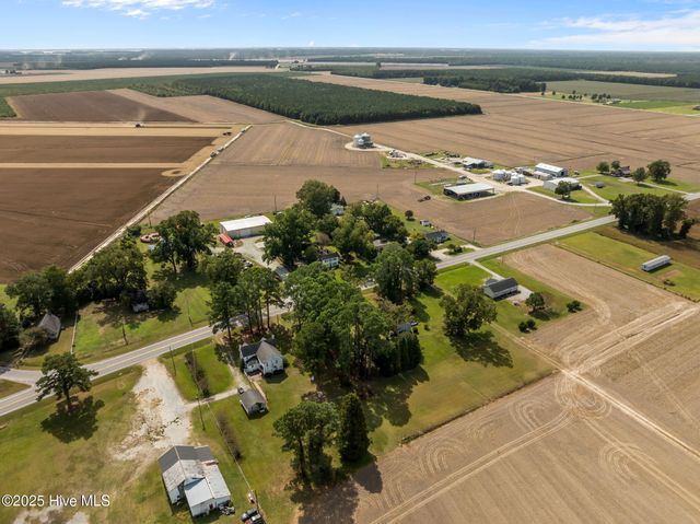 18981 Us 264 Highway E, Pinetown, NC 27865