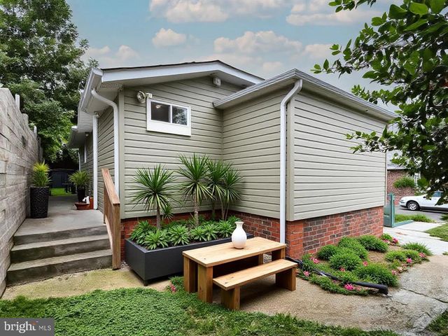 6305 FIELD ST, Capitol Heights, MD 20743