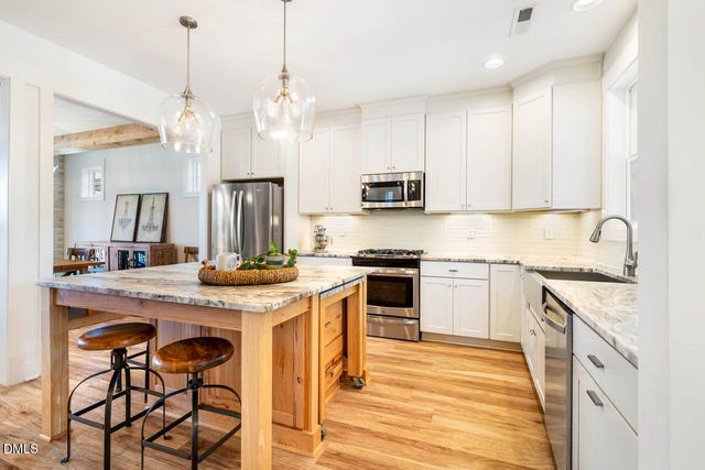 20 Cardinal Ridge Road, Chapel Hill, NC 27516