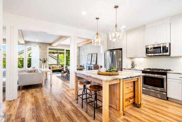 20 Cardinal Ridge Road, Chapel Hill, NC 27516