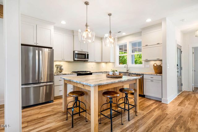 20 Cardinal Ridge Road, Chapel Hill, NC 27516