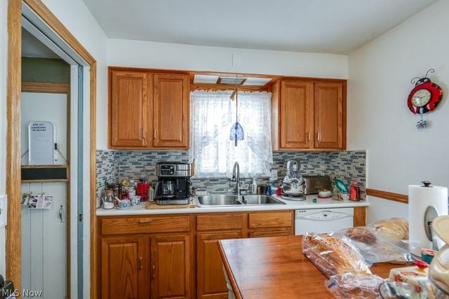 7295 Oakwood Road, Parma, OH 44130