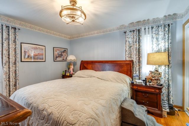 7295 Oakwood Road, Parma, OH 44130