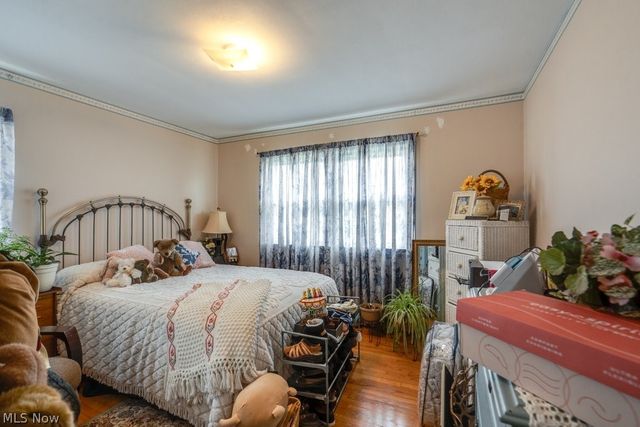 7295 Oakwood Road, Parma, OH 44130