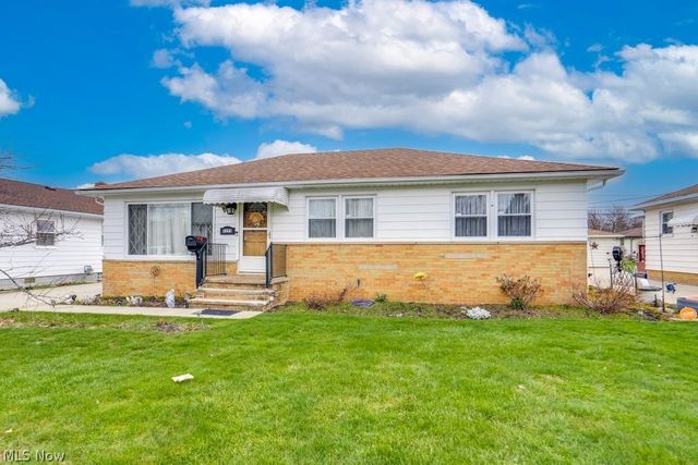 7295 Oakwood Road, Parma, OH 44130