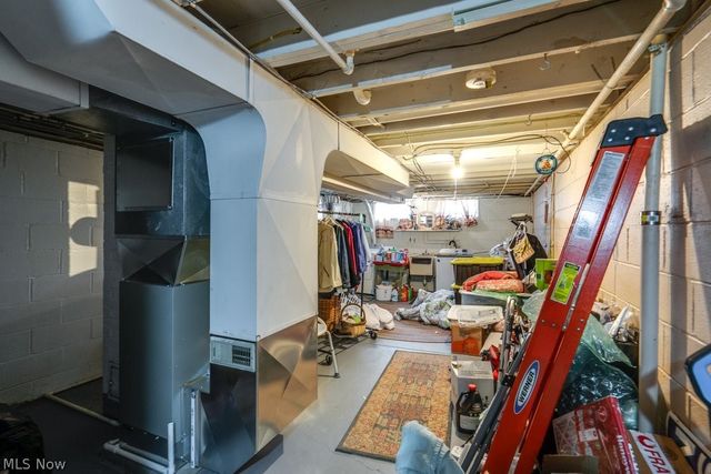 7295 Oakwood Road, Parma, OH 44130