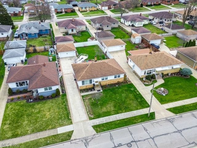 7295 Oakwood Road, Parma, OH 44130