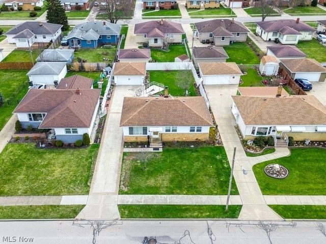 7295 Oakwood Road, Parma, OH 44130