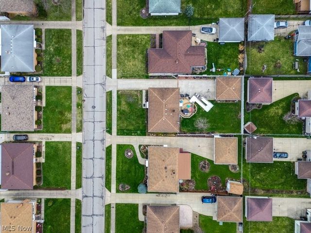 7295 Oakwood Road, Parma, OH 44130