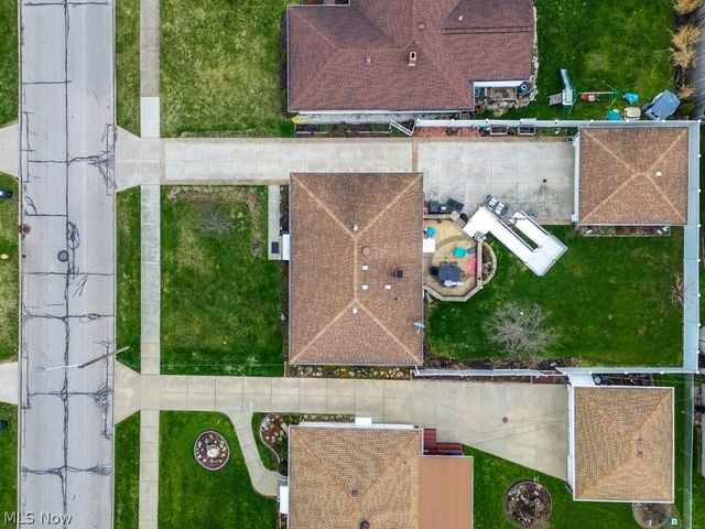 7295 Oakwood Road, Parma, OH 44130