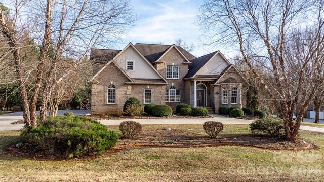 2301 Willow Creek Drive, Newton, NC 28658