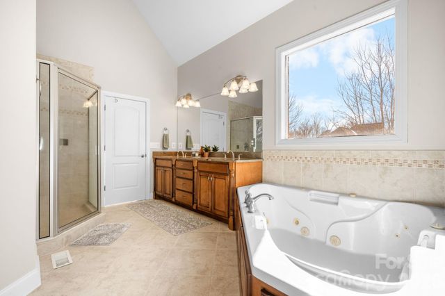 2301 Willow Creek Drive, Newton, NC 28658