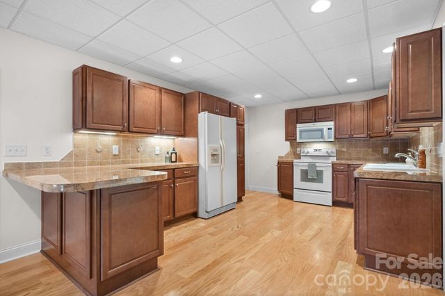 2301 Willow Creek Drive, Newton, NC 28658