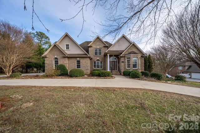 2301 Willow Creek Drive, Newton, NC 28658