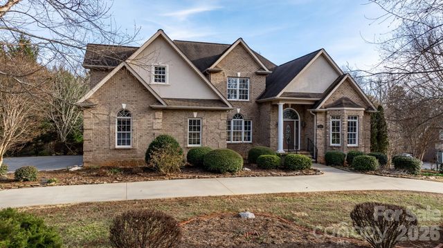 2301 Willow Creek Drive, Newton, NC 28658