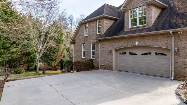 2301 Willow Creek Drive, Newton, NC 28658