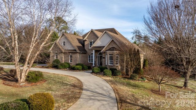 2301 Willow Creek Drive, Newton, NC 28658