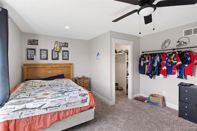 1989 S Lapeer Road, Lapeer, MI 48446