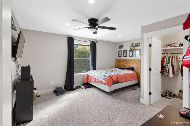 1989 S Lapeer Road, Lapeer, MI 48446