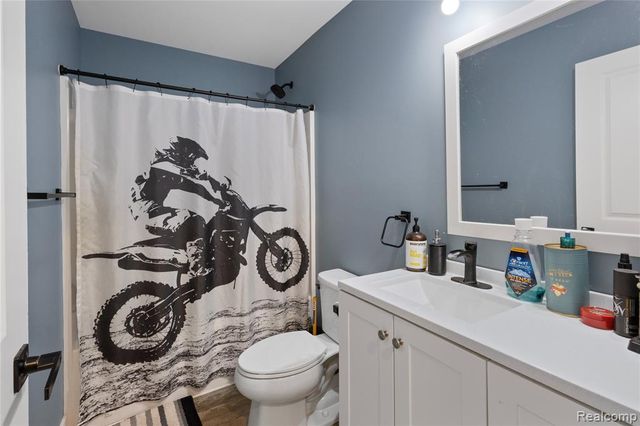 1989 S Lapeer Road, Lapeer, MI 48446