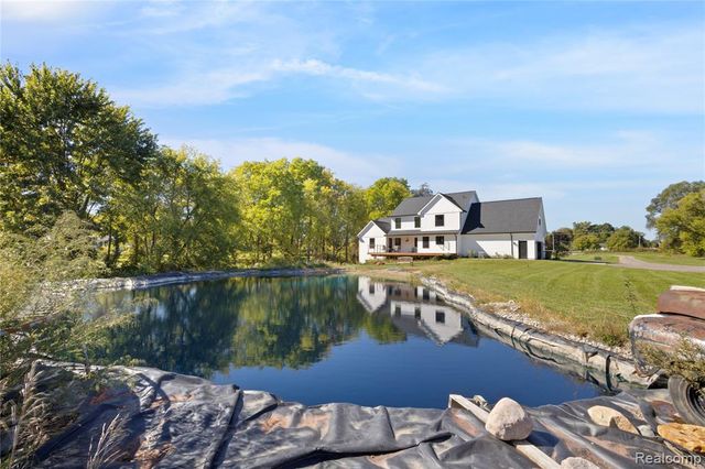 1989 S Lapeer Road, Lapeer, MI 48446